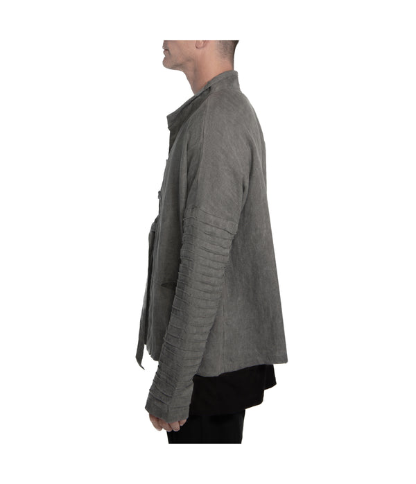 Men kimono style jacket crafted from 100% linen,  featuring ribbed detail down the sleeves, 3 front-tie fastening and 2 front pockets.